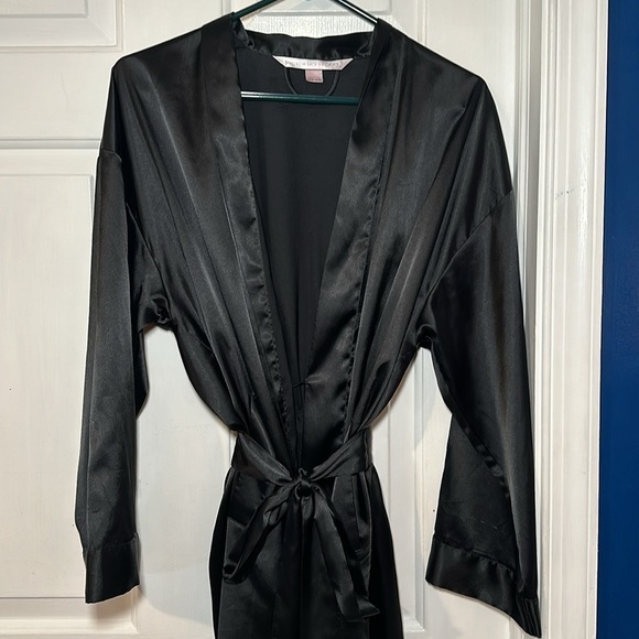 Women’s Victoria’s Secret Black Belted Sequin Robes One Size Fits Most - Picture 3 of 10